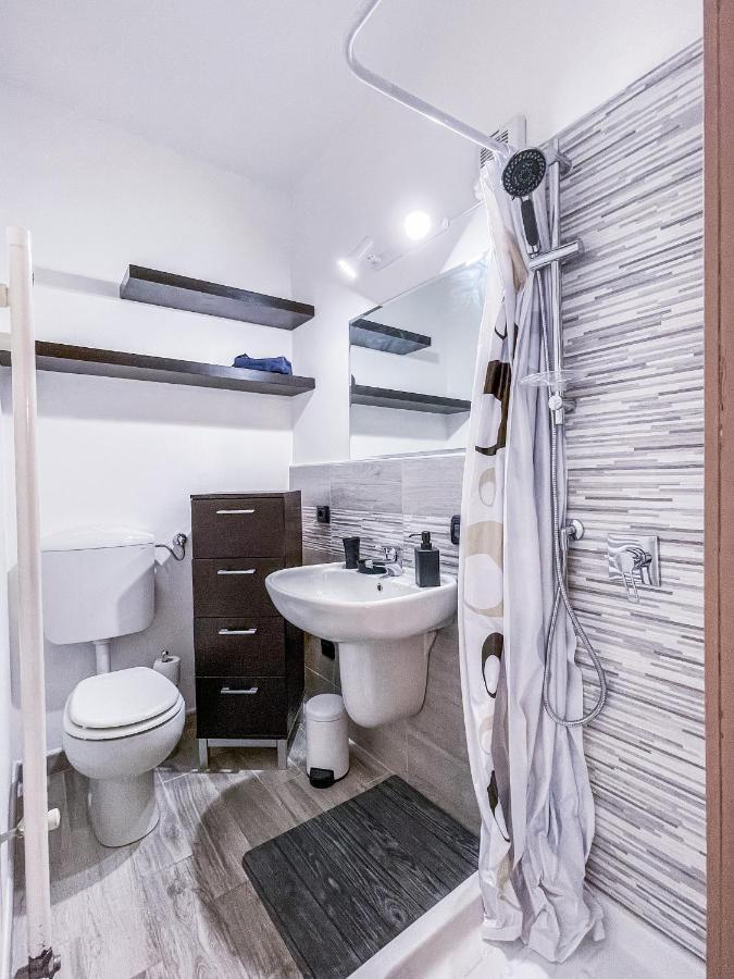 Myhouse Inn Le Rosine - Affitti Brevi Italia Turin Exteriör bild